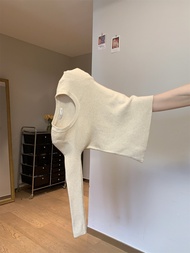 7.Modifier | Slimming Andi Velvet T-shirt