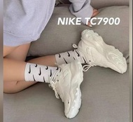 Nike TC7900 白色運動鞋