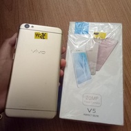 Hp second Vivo V5 Ram:4/32 warna:crown gold