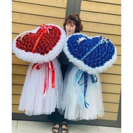 (Finished product) Super pretty bouquet of 99 DIPED roses (FREE led light + crown)