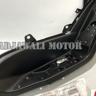 FOOTREST BORDES RIGHT / LEFT NEW NMAX ORIGINAL YAMAHA B6H-F7488-00 / B6H-F7481-00