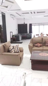 Rumah m² dengan 1 kamar tidur dan 3 kamar mandi pribadi di Dukuh Pakis (5KT house Sby Brt dkt Kidza