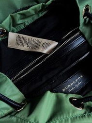- BURBERRY Nylon Medium Rucksack Backpack Green burberry背包背囊  Burberry England Made In Italy 