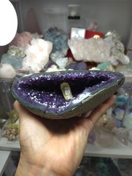 烏拉圭紫晶洞錢袋子共生方解石