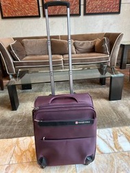 二手系列： Wenger Noblr 小型電腦文件收納行李箱； Wenger Noblr small size luggage for documents and notebook 44 x 38 x