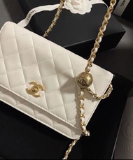 Chanel 金球woc 白色 gold ball in white 金波  羊皮 全新 香港單  wallet on chain mini bag blanc