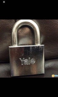 原價$399 名牌 YALE 大鎖 門鎖 連鎖匙二條， size :高 10.5厘米