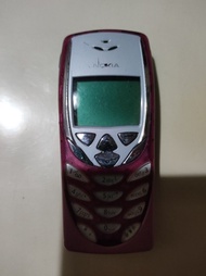 粉紅色 Nokia 8310 手機
