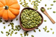 Pumpkin Seeds Biji Labu Kuning Waluh Kuaci Kupas Siap Makan 500 Gram