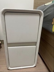 白色簡約床頭櫃 好靚 優雅 儀式感 品味 時尚 實用 簡約 現代床頭櫃 奶油風 收納超窄 新款兩層 輕奢 臥室儲物床邊家用 白色簡約床頭櫃