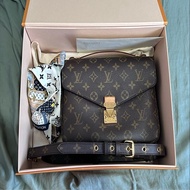 LV m44875 老花郵差包 送一個twilly