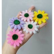GANTUNGAN Daisy Keychain Daisy Flower Keychain/ Daisy Flower Feather Wire Keychain Daisy Keyring/.