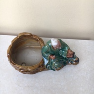 Bat Trang ceramic reading statue pot 1 size CT 09
