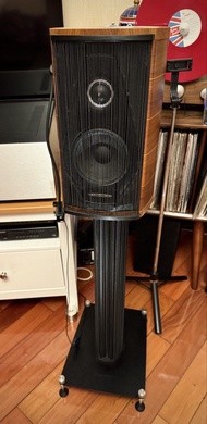 Sonus Faber Olympica I Speakers with Optional Original Stands. Please Read Below.