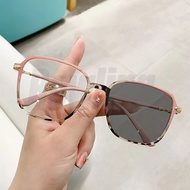 Gratis Ongkir - Kacamata Perlindungan Anti Radiasi Wanita Pria / 2 In 1 Kacamata Lensa Photocromic