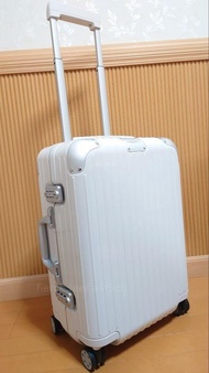 Rimowa Hybrid 行李箱