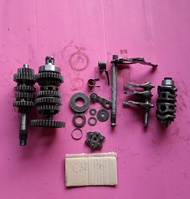 ชุดเกียร์CBR150iหัวฉีด (สินค้าแท้มือสอง)สวยครบชุด