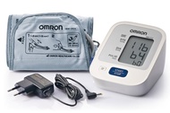 Omron เครื่องวัดความดัน รุ่น HEM-7121 (แถมฟรี Adapter Omron)