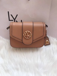 กระเป๋าสะพายข้าง  LYN crossbody รุ่นใหม่ สายปรับได้