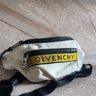 Givenchy斷貨腰包