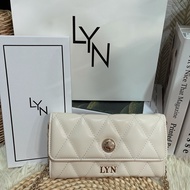 กระเป๋าสตางค์ Lyn ใบยาว 7.5 นิ้ว