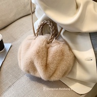 Portable Plush Bag Fashion Cloud Pleated Bag Cute Cross-body Plush Bag Ladies Shoulder Bag Cloud Bag