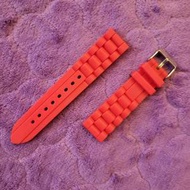 ( 6 ) 紅色矽膠錶帶連扣。20mm。