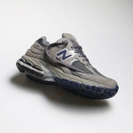 NB 2002R LIGHT GRAY ORIGINAL