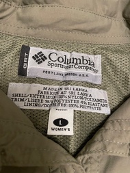 columbia軍綠色襯衫外套女子