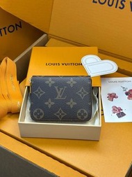 全新Authentic Full set 🎁LV Zippy Wallet