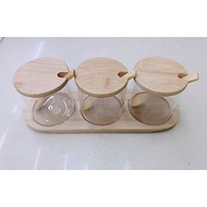 Bộ 3 hũ đựng gia vị thủy tinh cao cấp khay gỗ tre bầu dục