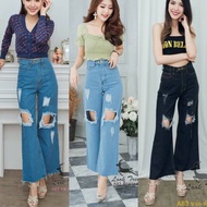 Looktrend888 Women's High-Waisted Jeans With A 3-Color Deer Label.