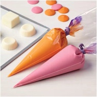 Plastic Piping Bag Piping Bag / Plastic Cone / Triangular Plastic contains 40 Sheets / Pack