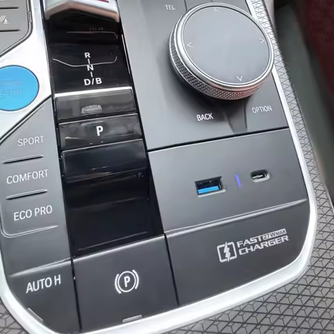 Phone Charge For BMW G20 G21 G22 G23 G28 i3 i4 G26 X3 G01 X4 IX3 X5 X6 G06 M8 USB 27W Fast charger t