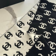 CHANEL 經典雙C雙面羊絨圍巾