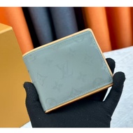 Preparing to ship leather travel wallet storage bag Size: 11.5x9x1.5cm