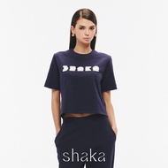 SS25 Shaka Velvet Print Crop Tee เสื้อแขนสั้น คอกลม ยืดผ้า French Terry ทรงตรง  BL-8250607 (NAVY)