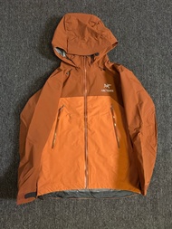 ARCTERYX  始祖鳥 新款 Beta AR系列 GTX防水防風多功能戶外沖鋒衣 寂廖橙 男女款 size：S-XXL