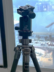 Gitzo GT0530 Mountaineer 6X 碳纖維三腳架連雲台 3-way head