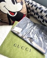 GUCCI 100%Real 全新藍色純羊毛格仔圍巾 頸巾Made in Italy 🇮🇹 (100%全新、原價$29xx, 現售$1200）