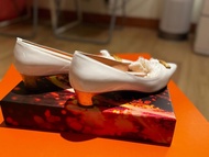 sale - Sauvereign White Patent Leather Heels Size 38