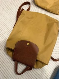 Longchamp 黃色尼龍後背包