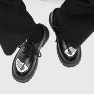 2025รองเท้าหนังลำลองผู้ชายสไตล์ใหม่สีดำหัวโต Mickey Derby รองเท้าผู้ชายส้นเตี้ย z01