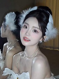 2入組法式白天鵝羽毛頭飾含珍珠，適用於芭蕾、新娘羽毛髮飾