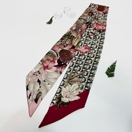 Salvatore Ferragamo粉色花卉寬版長絲巾