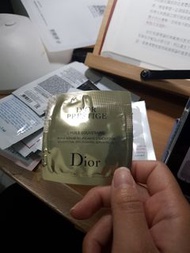 Dior迪奧精萃再生皇后玫瑰精露