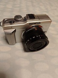 Olympus E-PL1 銀色 with PL 15mm f1.7