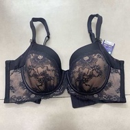 Wacoal Curve Diva บราเก็บกระชับ รุ่น WB7941 WB7860 ปกติ 1300.-
