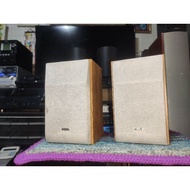 Japan surplus aiwa bookshelf speaker