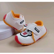 Baby shoes with a squeaky sound for ages 1-3 years